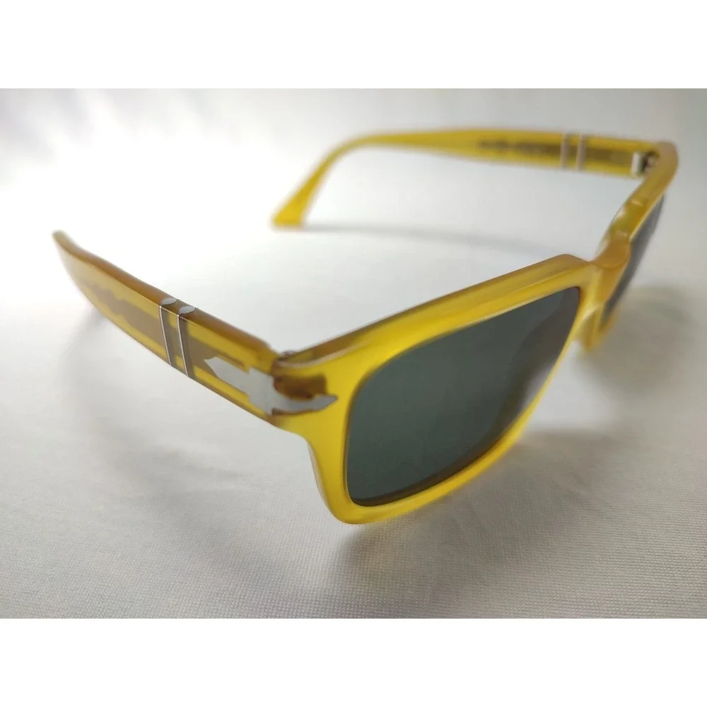 Persol serving pure